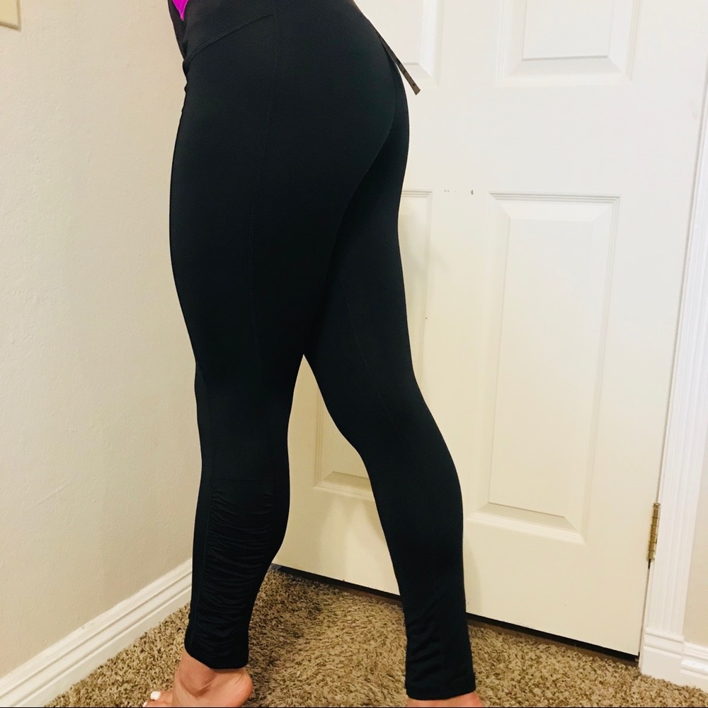 ‼️SOLD OUT‼️ Calvin Klein Performance Leggings - Picture 5 of 5